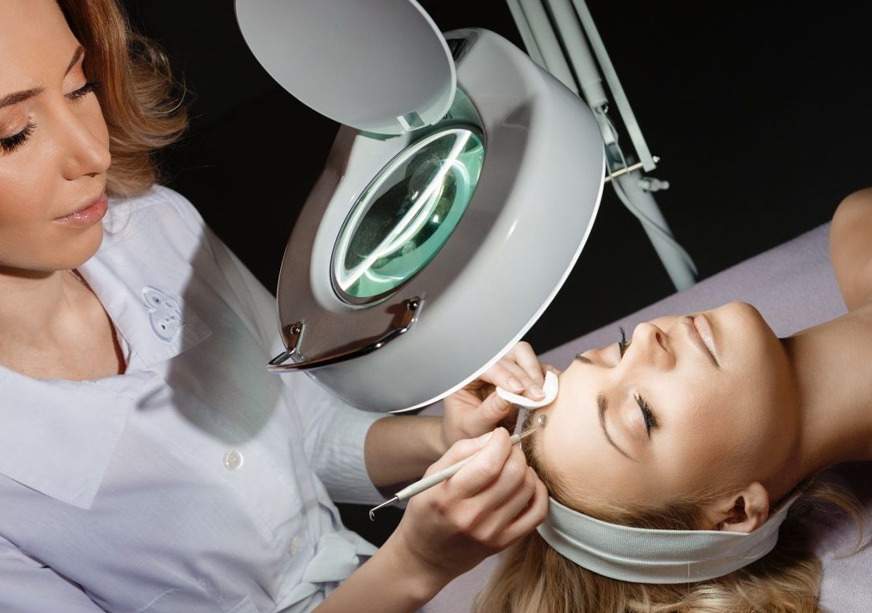 What does an esthetician do?